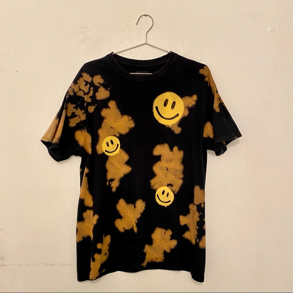 Tilly’s Smiley Tie-Dye